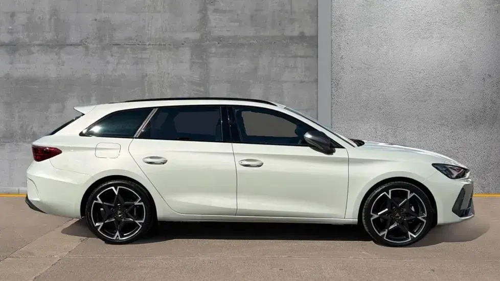 New Cupra Leon 150 HP (110 kW) 2026 Special metallic  taiga grey Estate