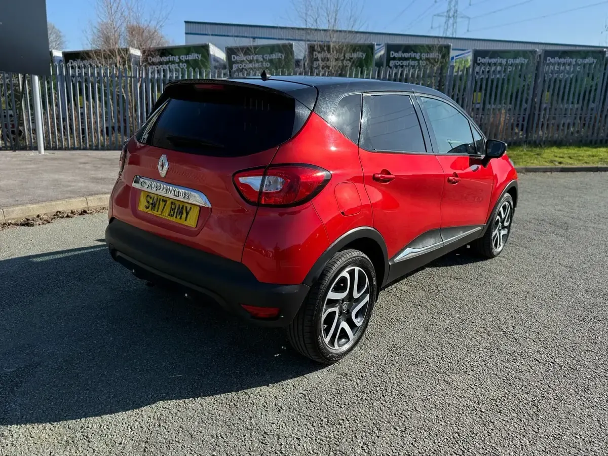 Used Renault Captur Signature 90 HP (66 kW) 2017 Red SUV