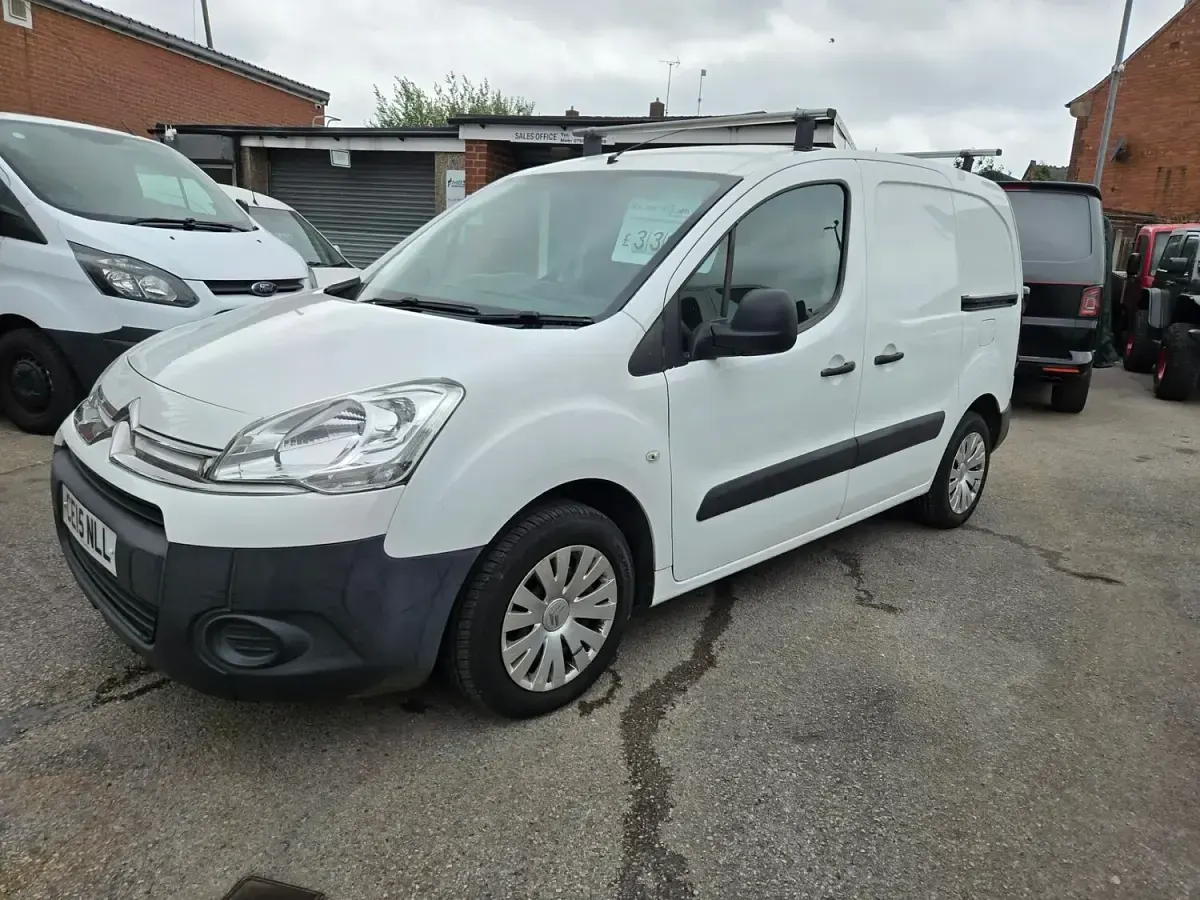 Used Citroën Berlingo 75 HP (55 kW) 2015 White MPV