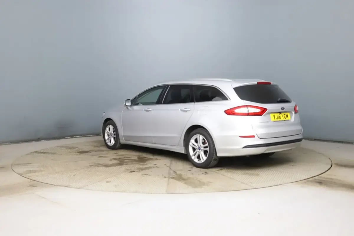 Used Ford Mondeo Zetec 150 HP (110 kW) 2016 Silver Estate