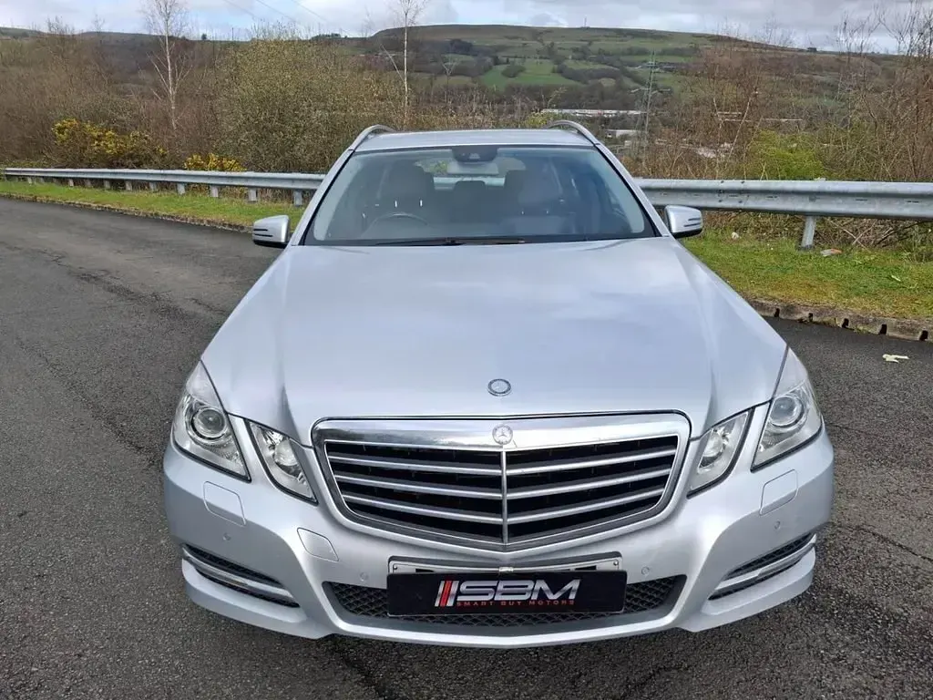 Begagnad Mercedes E350 Avantgarde 265 HK (194 kW) 2012 Silver Kombi