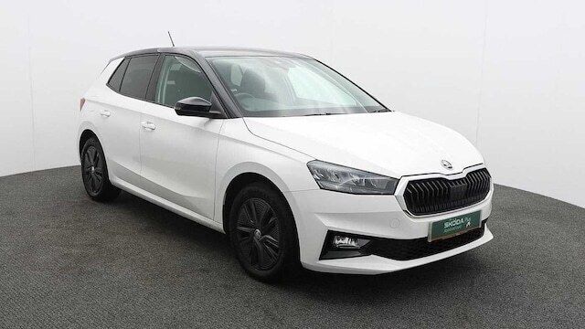Candy white body / black magic pearl effect roof Used 2023 Skoda Fabia Colour Edition Hatchback | £15,490 - Image 1/4