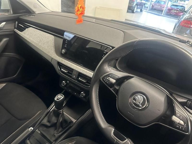 Begagnad Skoda Kamiq SE 2024 Vit SUV