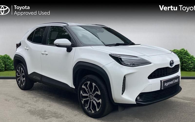 Used 2025 Toyota Yaris Hybrid Design Estate | £19,478 (Super price) - Image 1/4