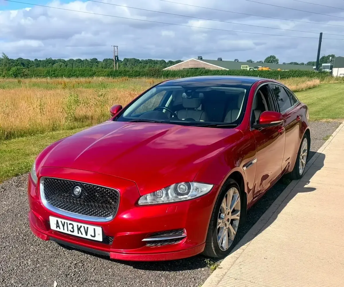 Used Jaguar XJ Portfolio 275 HP (202 kW) 2013 Red Sedan