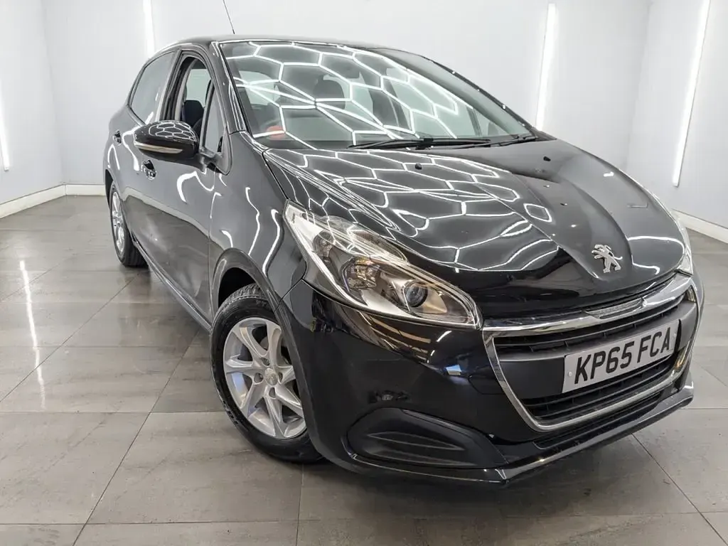 Second-hand Peugeot 208 Active 82 CP (60 kW) 2015 Negru Hatchback