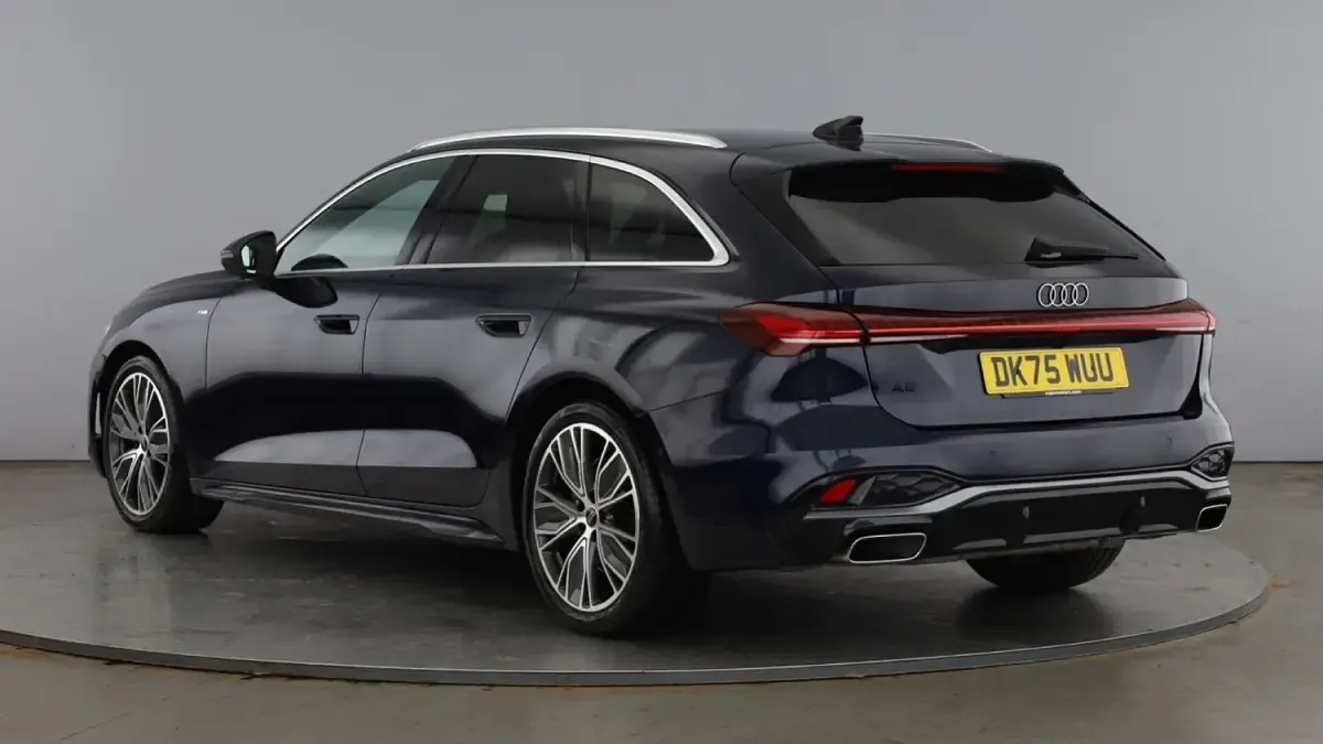 Used Audi A5 S-Line 147 HP (108 kW) 2025 Blue Estate