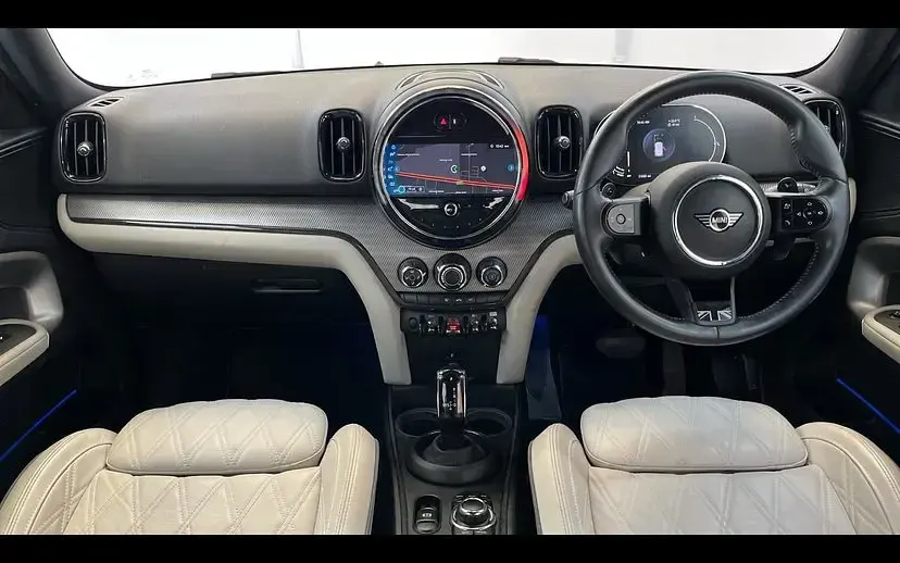 Used Mini Cooper S Countryman Exclusive 176 HP (129 kW) 2022 White silver SUV