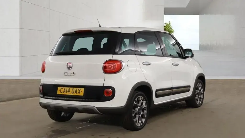 Gebraucht Fiat 500L Trekking 85 PS (62 kW) 2014 Weiß Van / Kleinbus