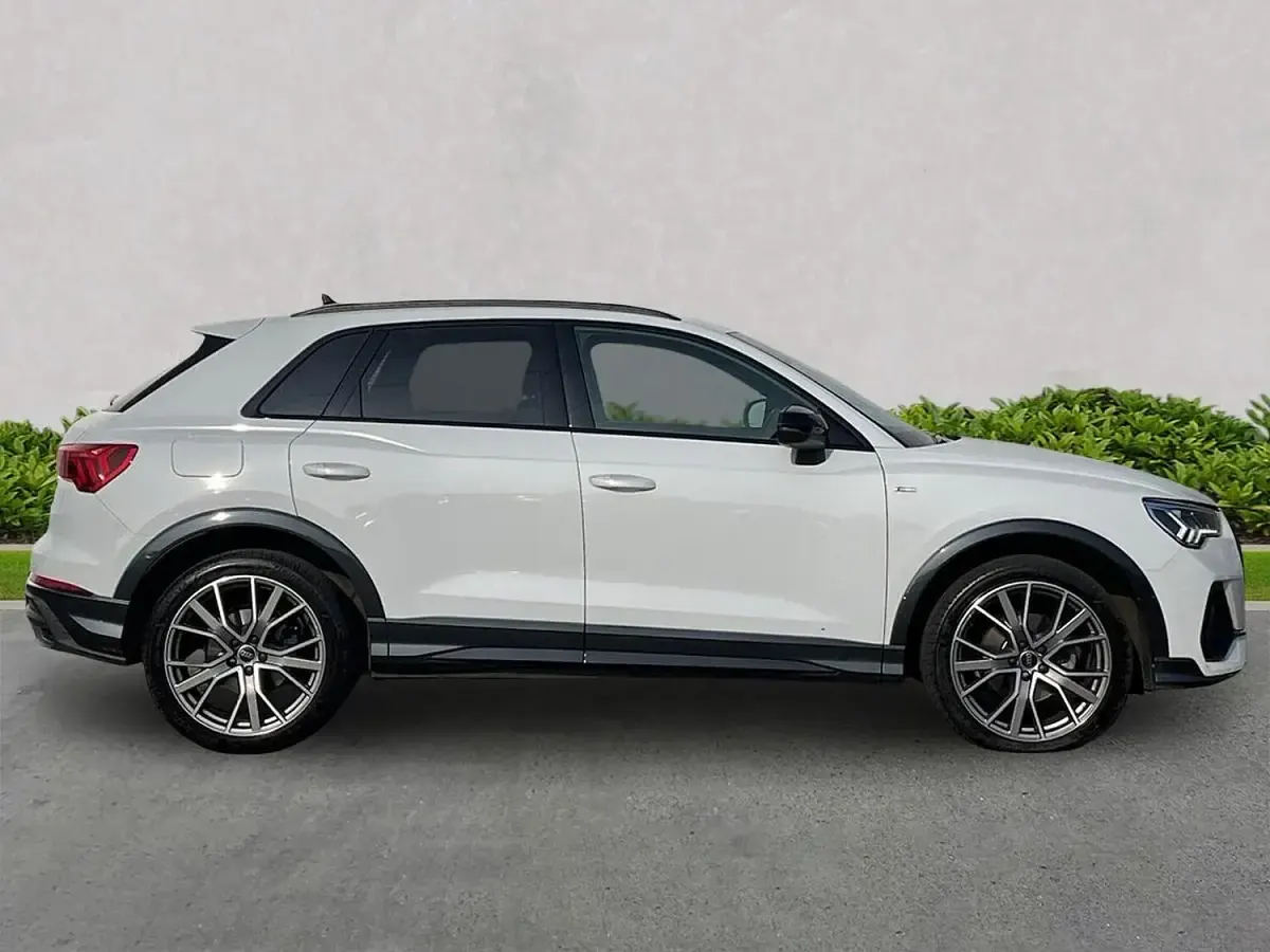 Used Audi Q3 Black Edition 150 HP (110 kW) 2025 White SUV
