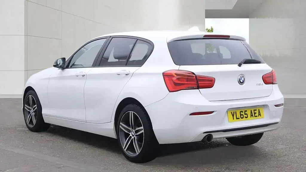 Used BMW 118 Sport Line 150 HP (110 kW) 2016 White Hatchback