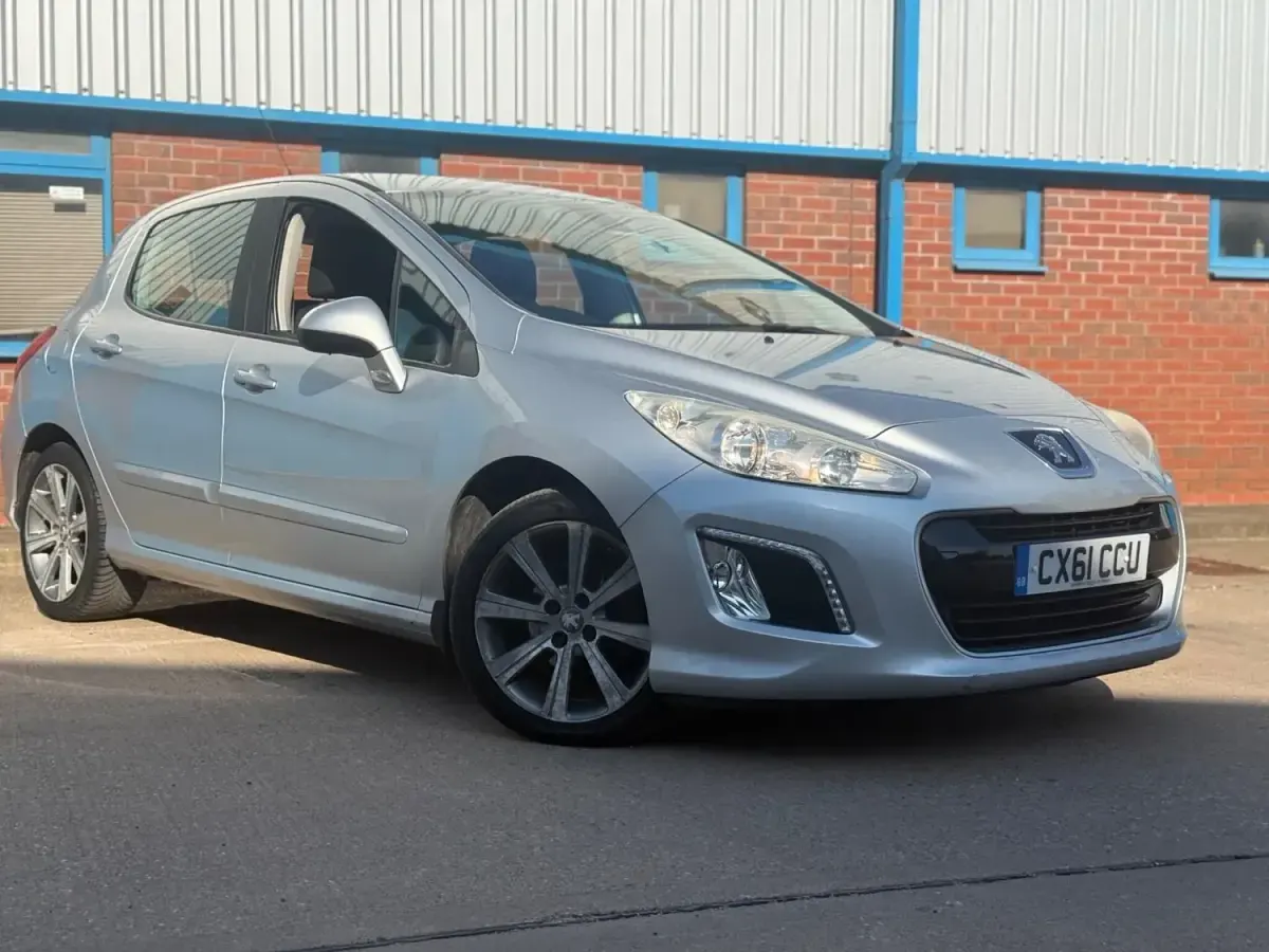 Second-hand Peugeot 308 Active 2011 Argintiu Hatchback