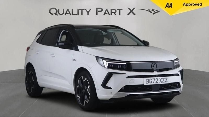 White Used 2022 Vauxhall Grandland X Ultimate SUV | £14,031 (Good price) - Image 1/3
