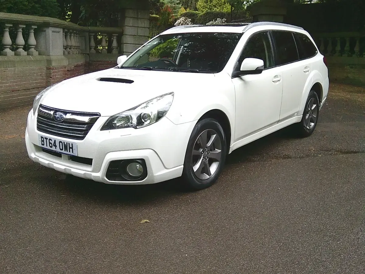 Used Subaru Outback 150 HP (110 kW) 2014 White Estate