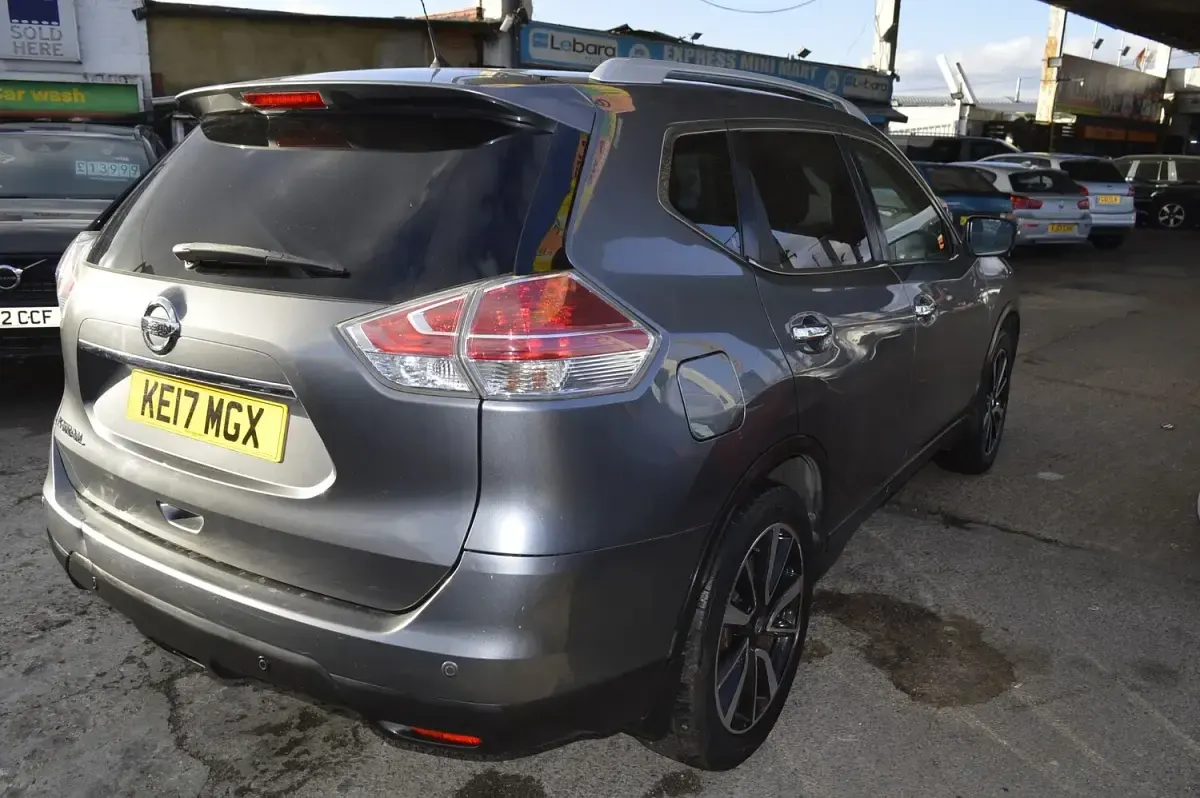 Used Nissan X-Trail N-Vision 130 HP (95 kW) 2017 Grey SUV