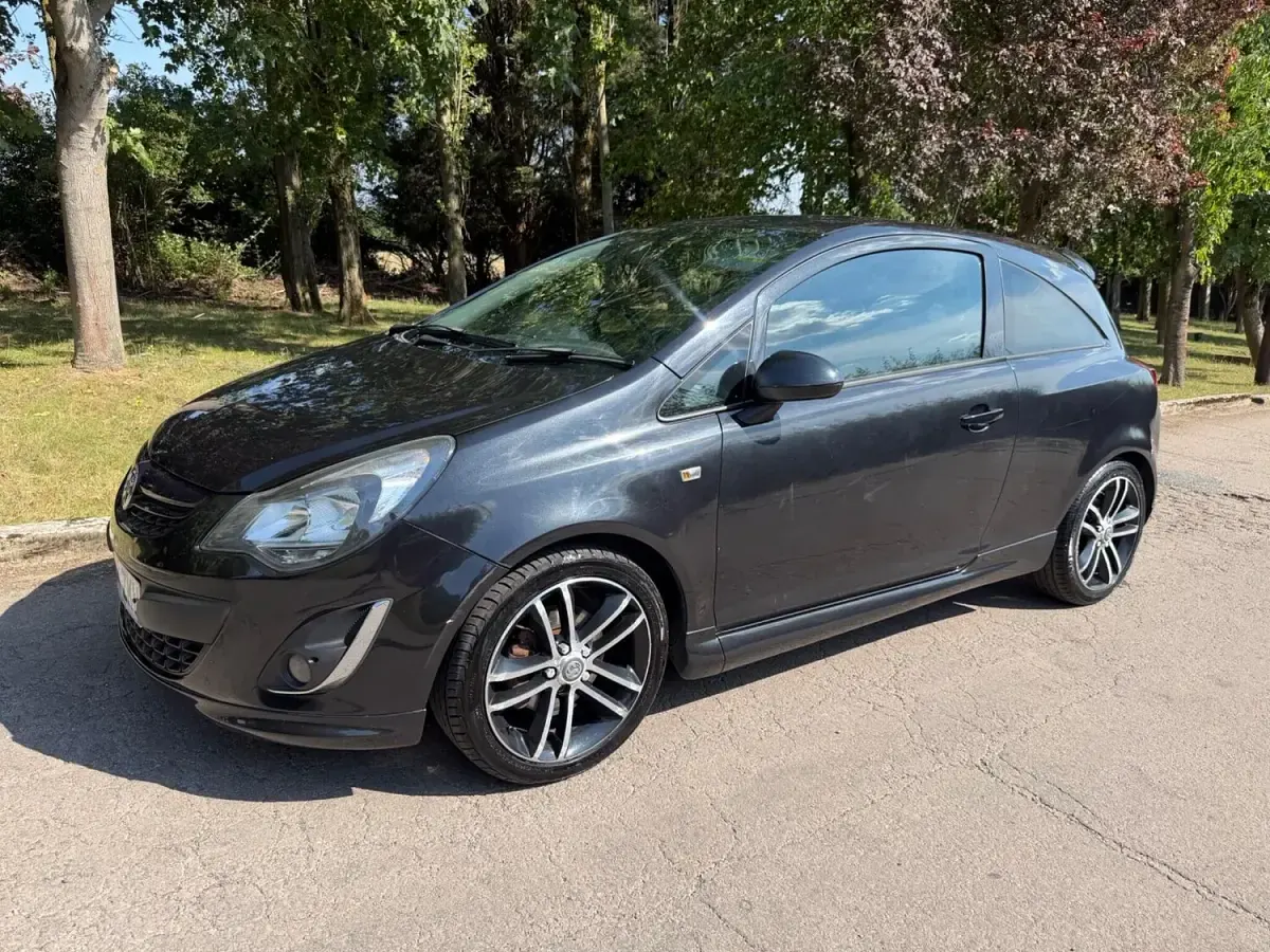 Used Vauxhall Corsa Edition 100 HP (73 kW) 2014 Black Hatchback