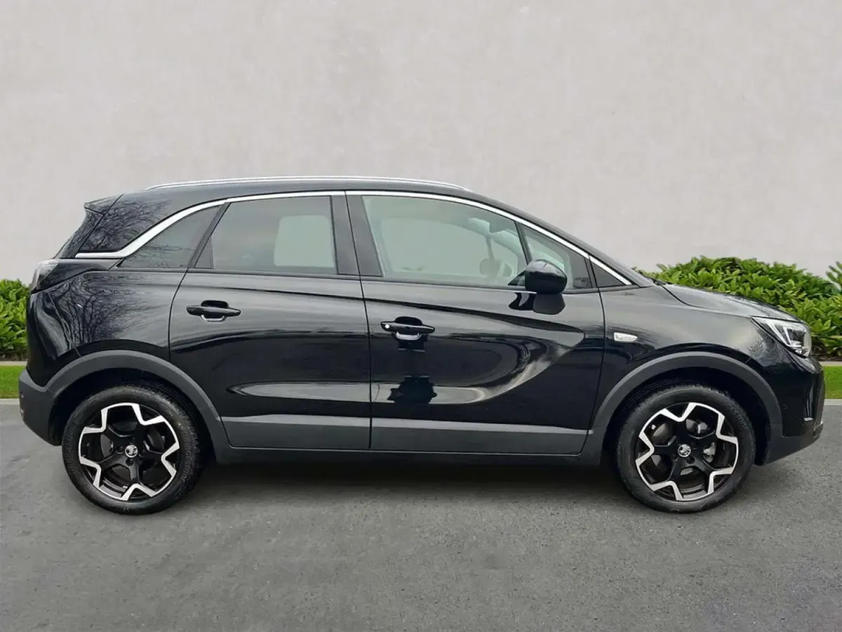 Usado Vauxhall Crossland Ultimate 110 CV (80 kW) 2024 Negro SUV