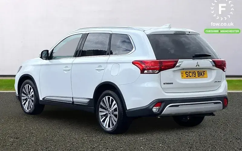 Used Mitsubishi Outlander 150 HP (110 kW) 2019 White SUV