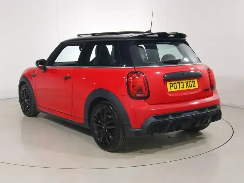 Used Mini Cooper Hatch 134 HP (98 kW) 2023 Red Hatchback