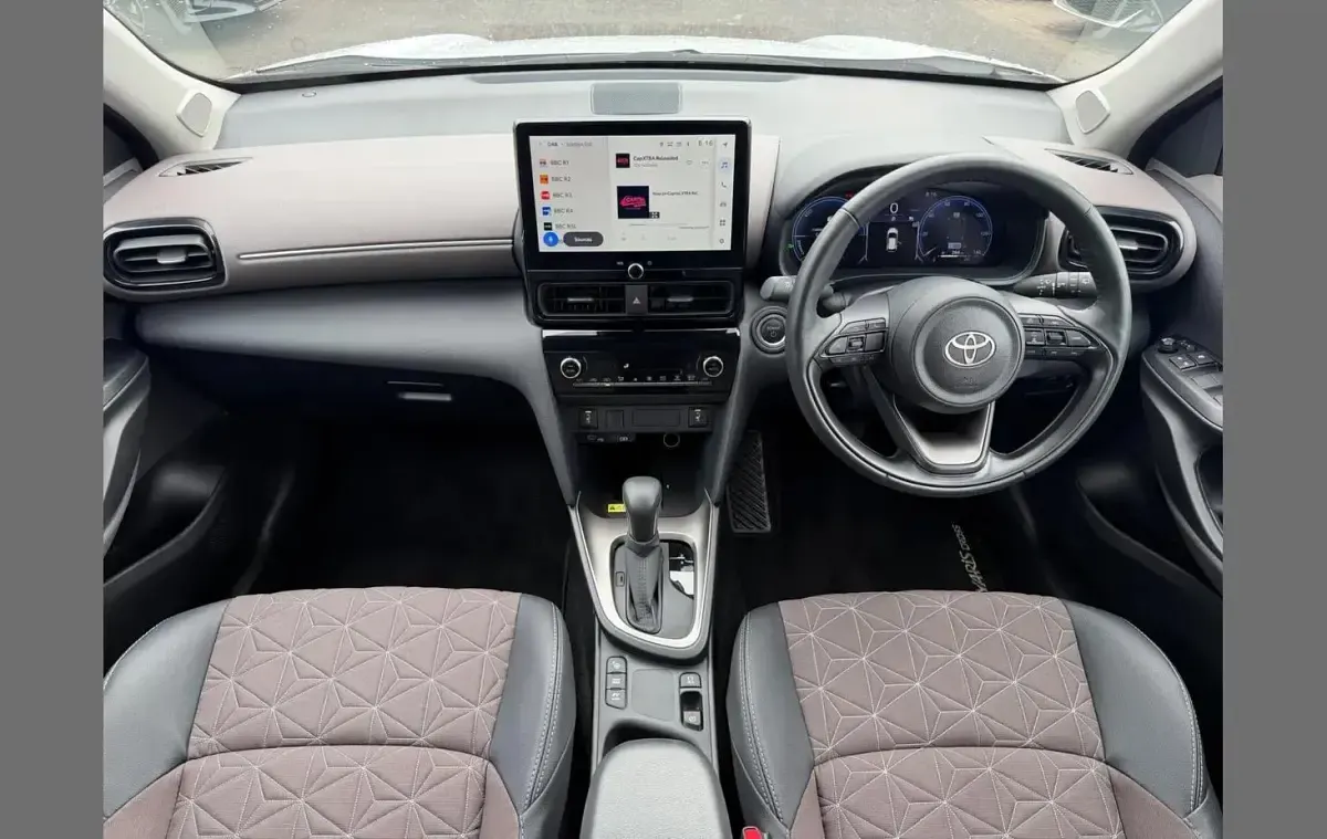 Used Toyota Yaris Cross 113 HP (83 kW) 2024 White SUV