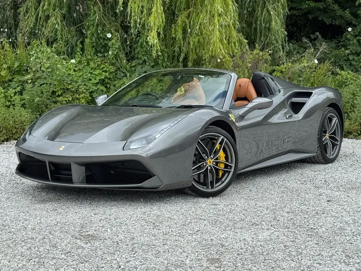 Used Ferrari 488 670 HP (492 kW) 2016 Grey Cabriolet