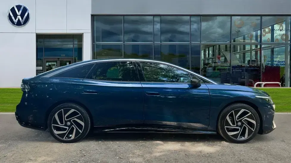 New VW ID.7 Pro 210 kW (286 HP) 2026 Aquamarine blue metallic