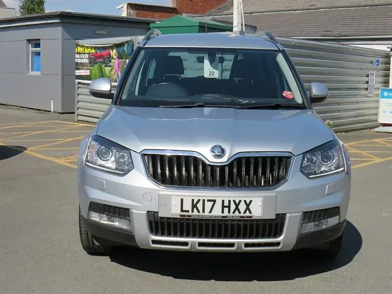 Used Skoda Yeti Drive 110 HP (80 kW) 2017 Silver SUV