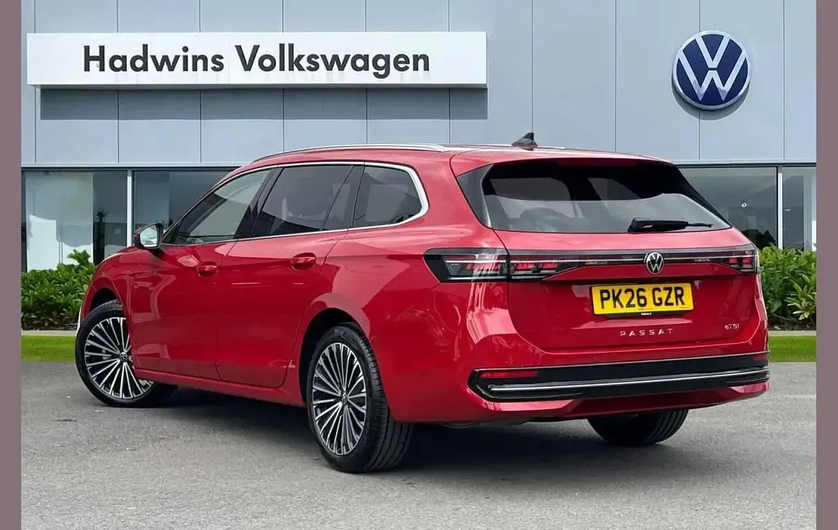 Used VW Passat Elegance 147 HP (108 kW) 2026 Red Estate