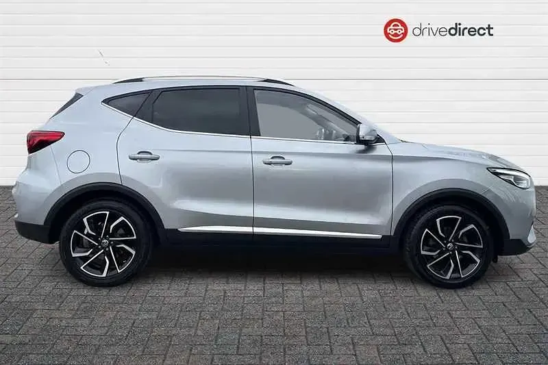 Używany MG ZS Exclusive 111 KM (81 kW) 2023 Srebrny SUV