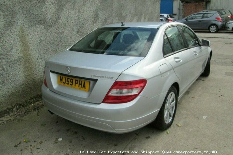 Used Mercedes C180 156 HP (114 kW) 2009 Sedan