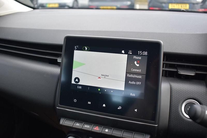 Used Renault Clio V Evolution 2023 White Hatchback