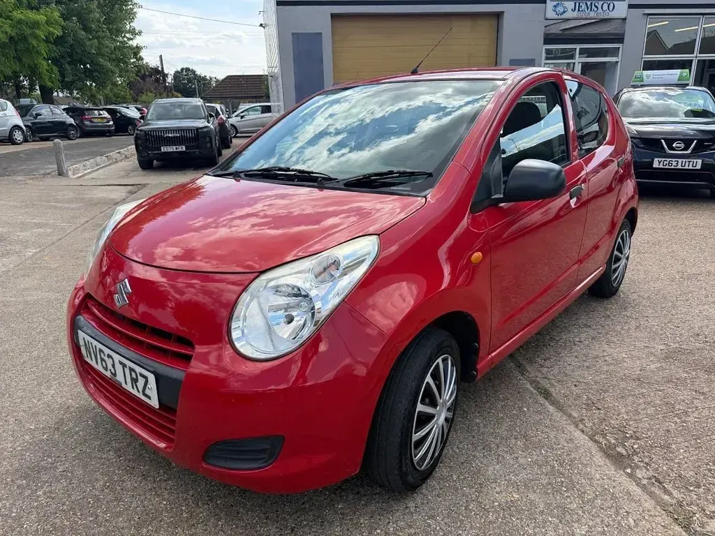 Used Suzuki Alto 68 HP (50 kW) 2014 Red Hatchback