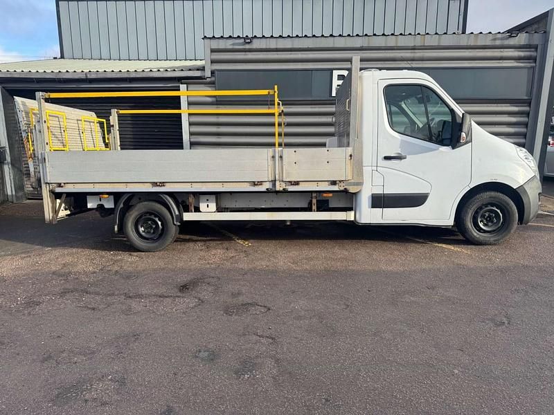 Used Vauxhall Movano 130 HP (95 kW) 2018 White MPV