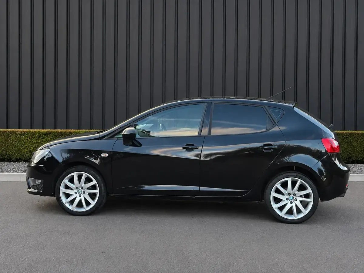 Usado Seat Ibiza FR 105 HP (77 kW) 2015 Preto Citadino