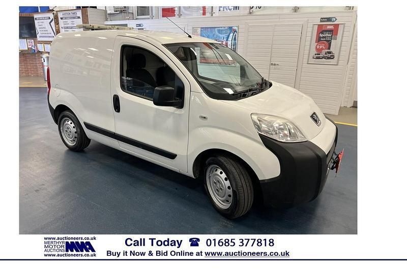 White Used 2014 Peugeot Bipper S MPV | £2,300 (Good price) - Image 1/4