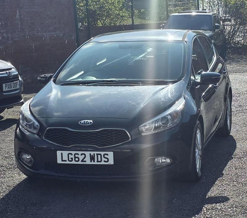 Używany Kia Ceed 2012 Czarny Hatchback