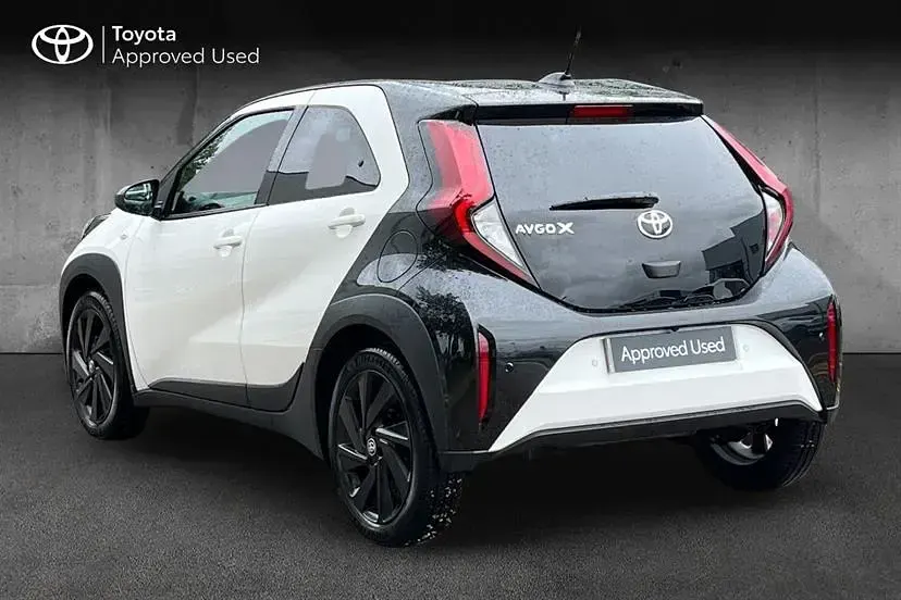 Used Toyota Aygo X 72 HP (52 kW) 2024 White SUV