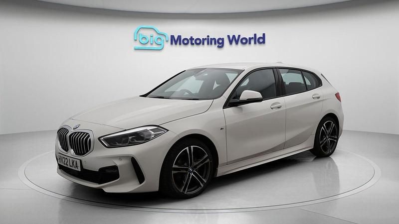 Used BMW 118 M Sport 134 HP (98 kW) 2022 White Hatchback