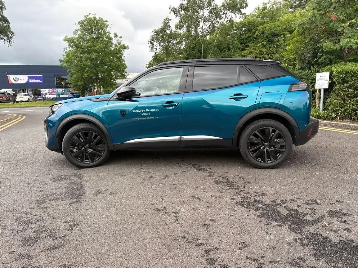 Used Peugeot 2008 Premium 129 HP (94 kW) 2025 Blue SUV