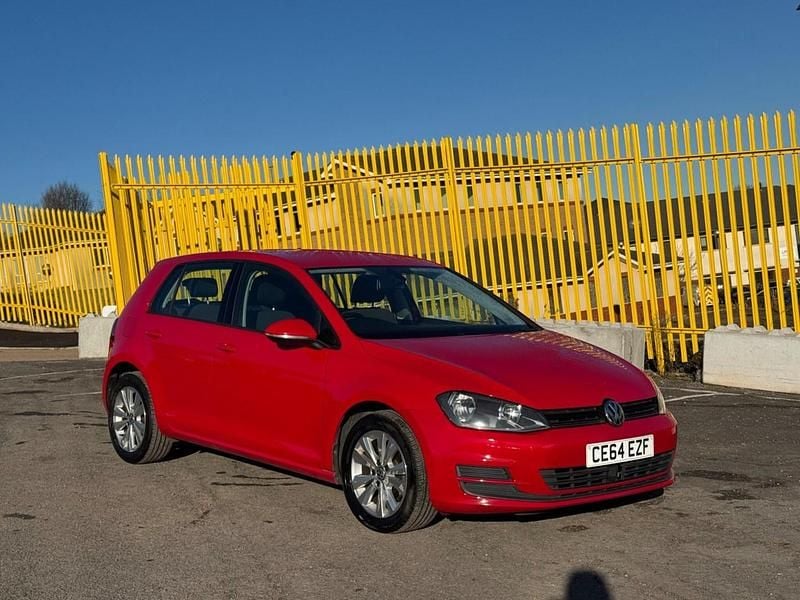 Used VW Golf VII SE 105 HP (77 kW) 2014 Red Hatchback
