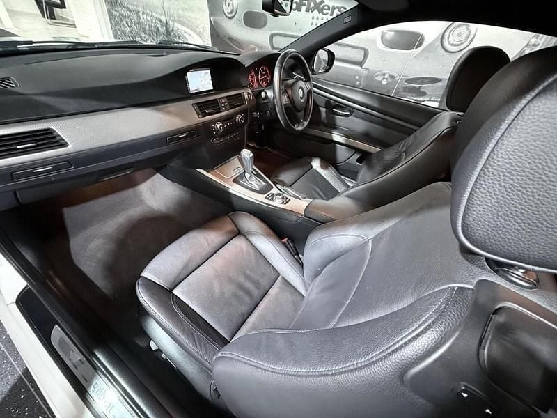 Begagnad BMW 335 Sport Line 2012 Vit Sportkupé