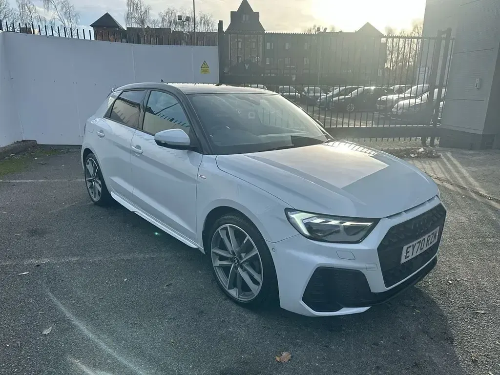 Usado Audi A1 Sportback Advanced 150 HP (110 kW) 2020 Branco Citadino