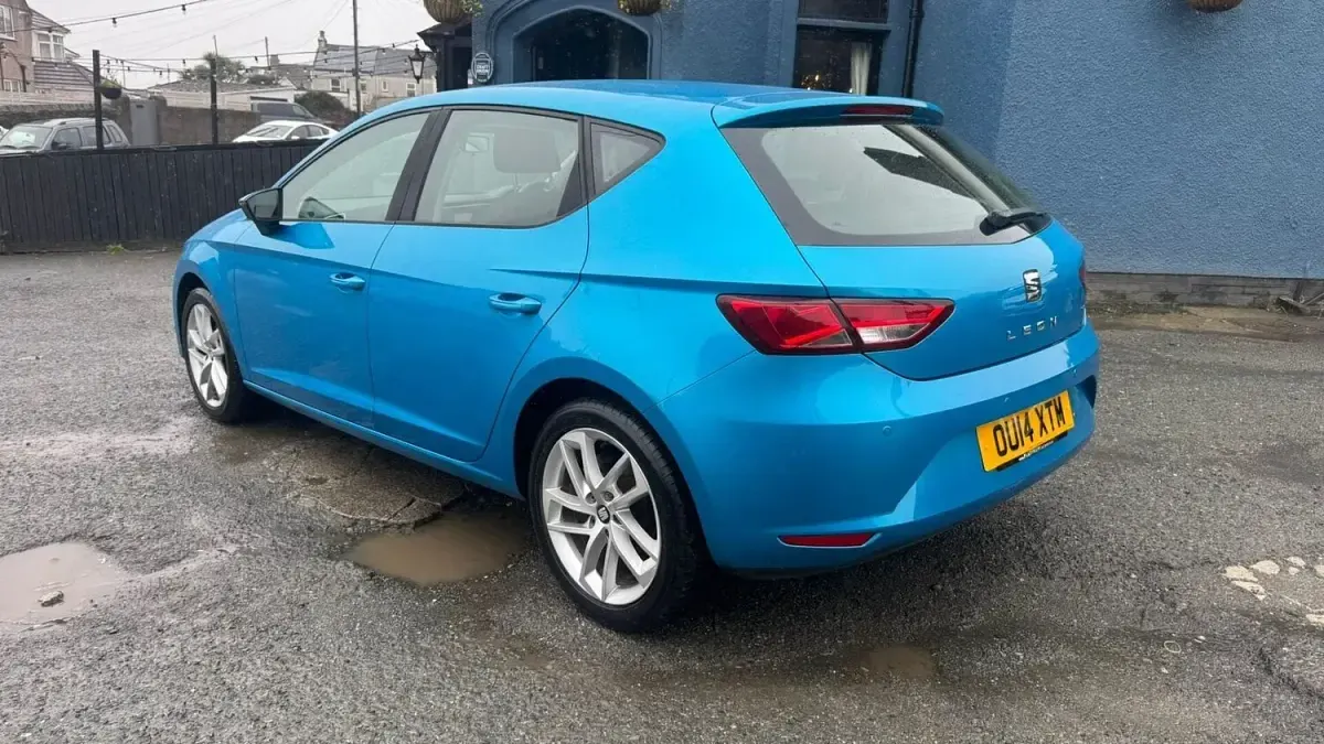 Usado Seat Leon SE 150 HP (110 kW) 2014 Azul Citadino