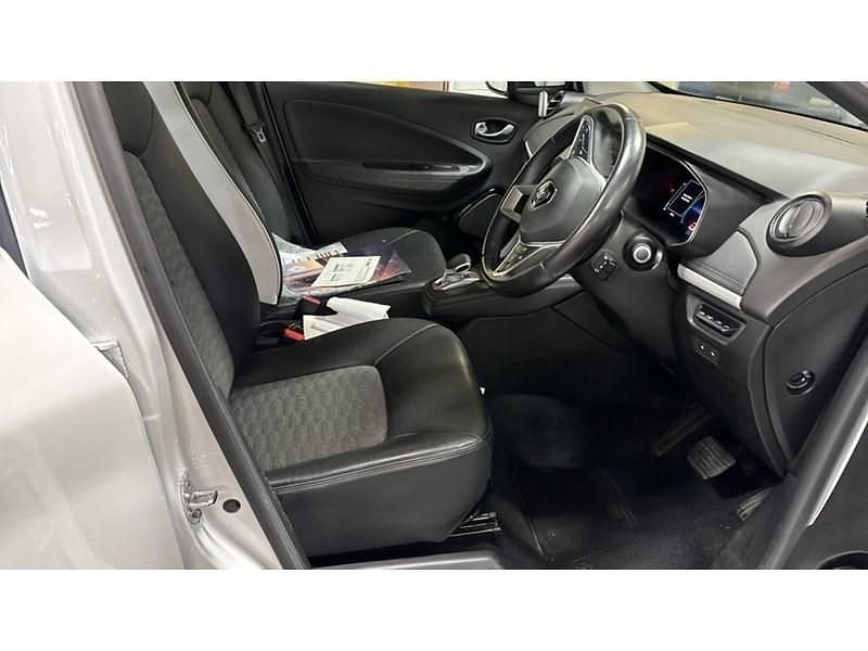 Used Renault Zoe GT-Line 100 kW (136 HP) 2022 White Hatchback