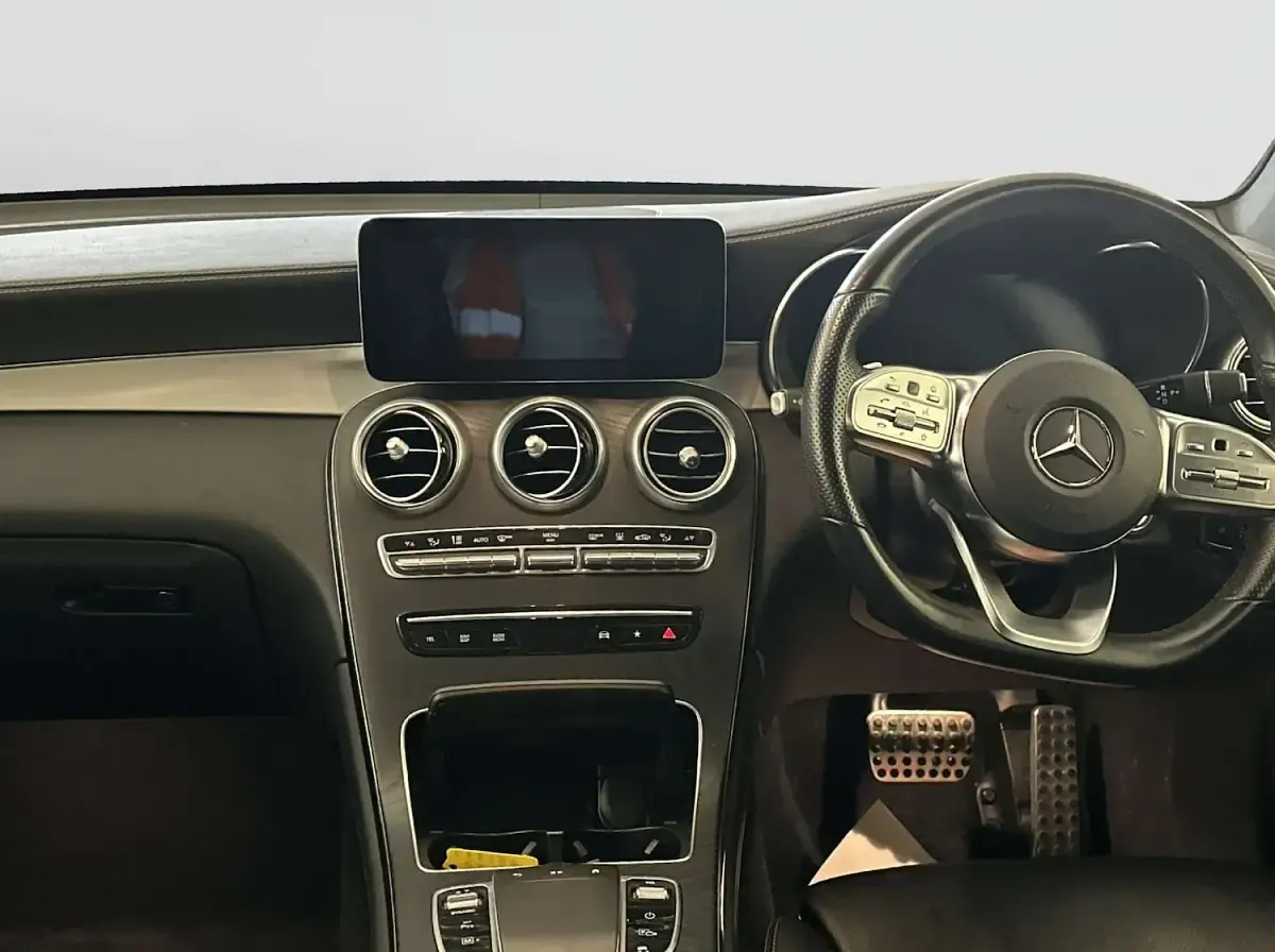 Used Mercedes GLC300e AMG line 333 HP (244 kW) 2022 White SUV