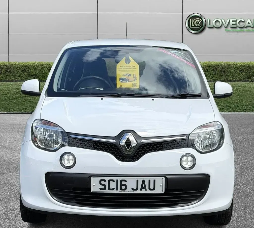 Used Renault Twingo Play 70 HP (51 kW) 2016 White Hatchback