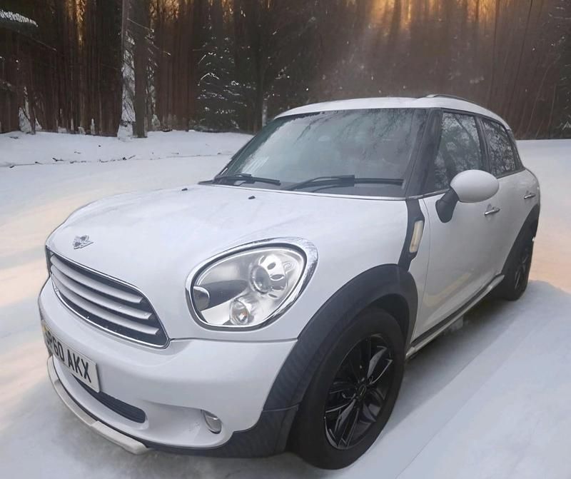 White Used 2010 Mini Cooper D Hatchback | £3,490 (Fair price) - Image 1/4