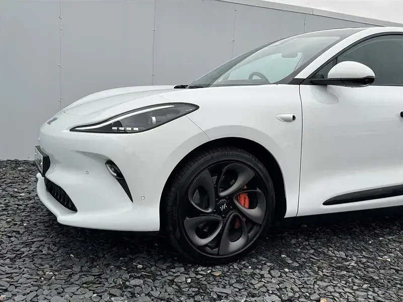 Usado MG IM6 552 kW (751 HP) 2025 Branco SUV