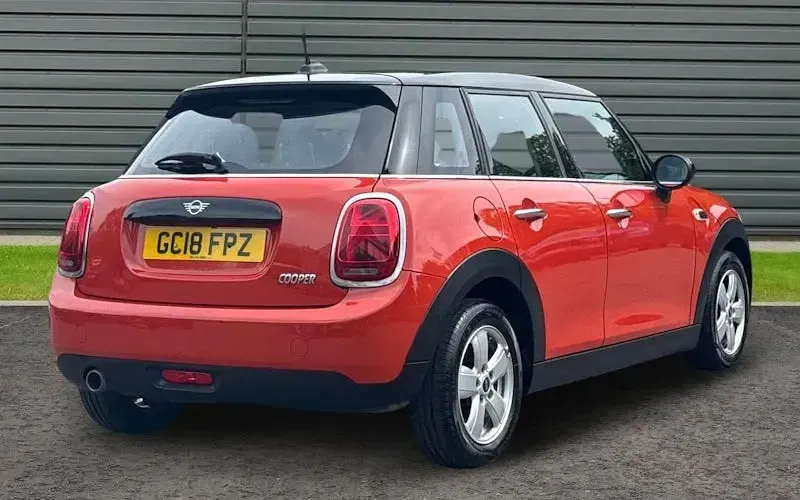 Używany Mini Cooper Hatch 136 KM (100 kW) 2018 Hatchback