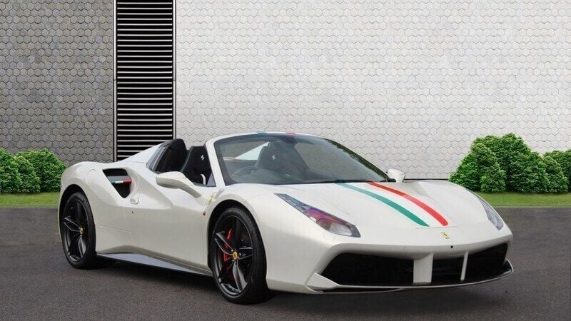 Used Ferrari 488 670 HP (492 kW) 2018 White Cabriolet